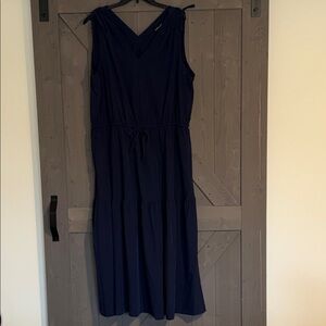 NWT Elegant Navy Sleeveless Midi Dress